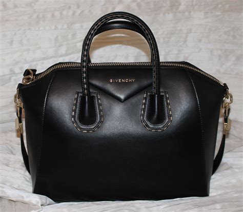 givenchy borsa nera tracolla|Borsa a tracolla Antigona in Nero .